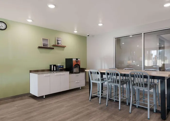 Woodspring Suites Phoenix-Deer Valley
